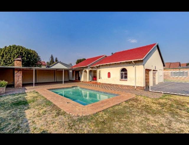 4 BEDROOM HOUSE FOR SALE IN NORKEM PARK